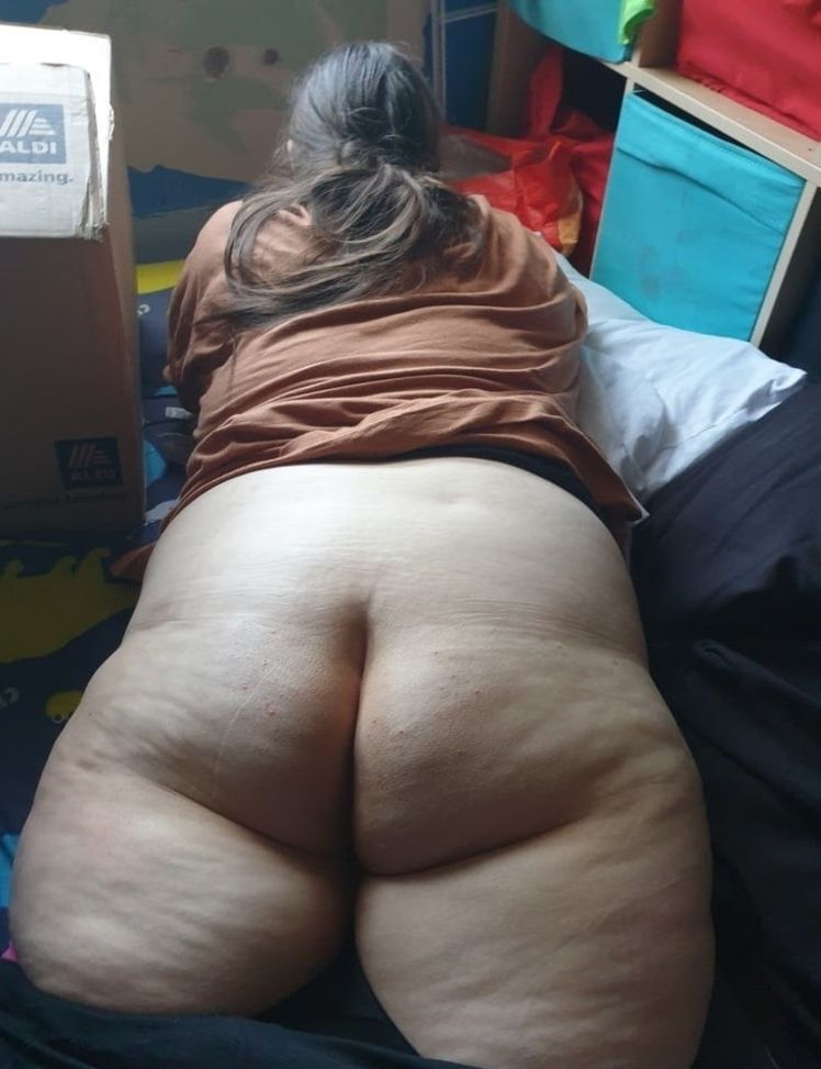 BBW Mom Ass and Pussy