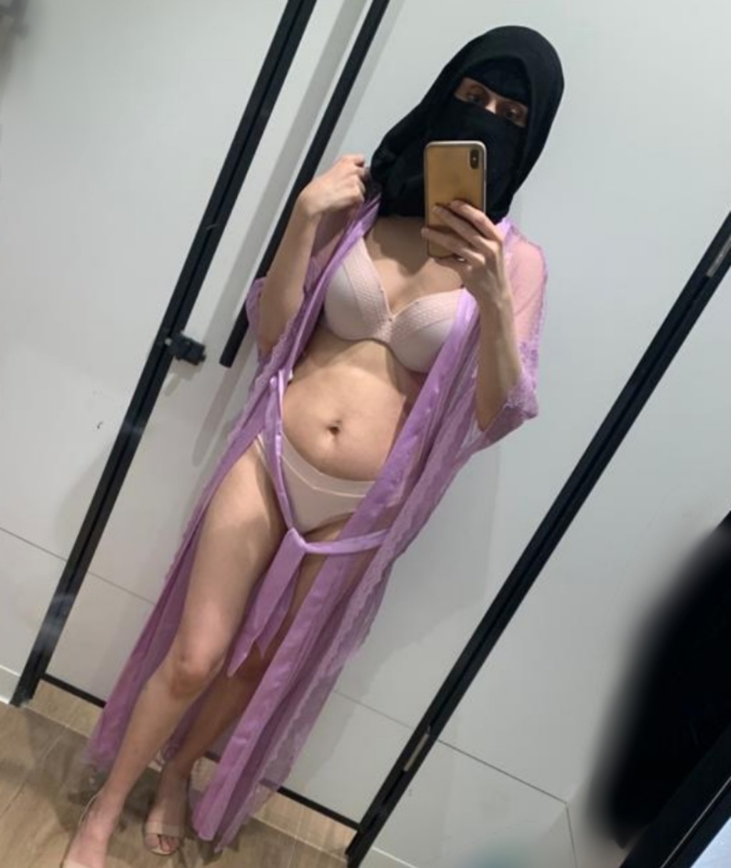 My arabin Niqab pussy قحبه منقبه مشتهيه