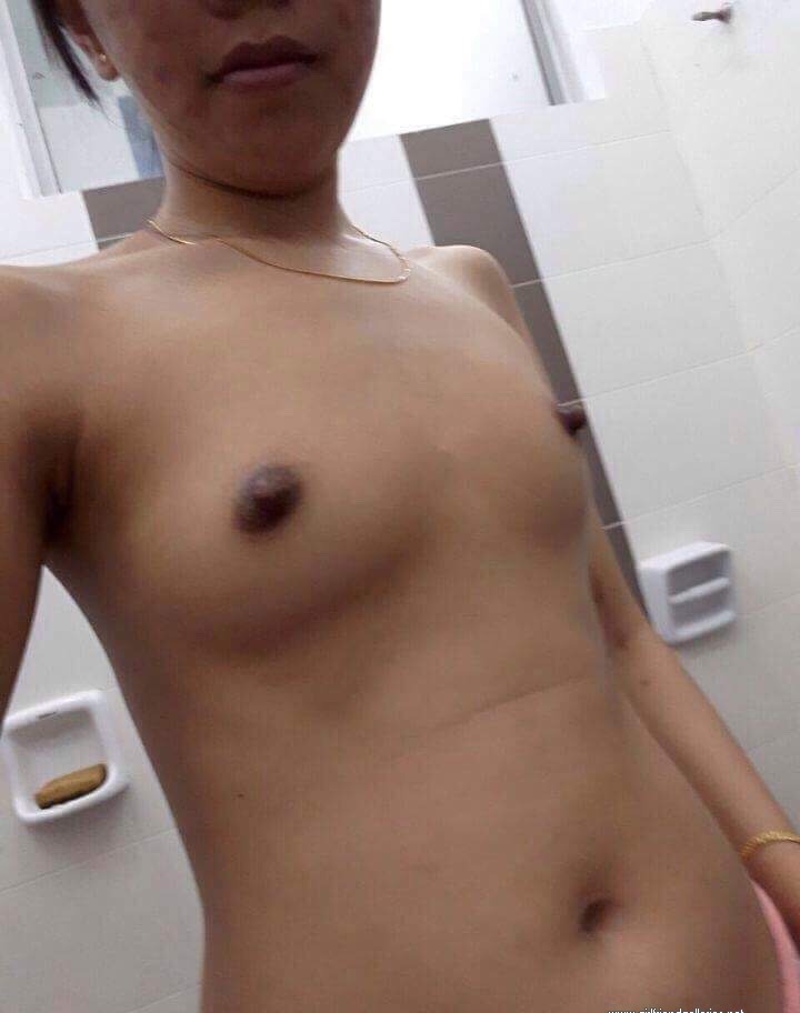 Nude Hotwife in Toilet